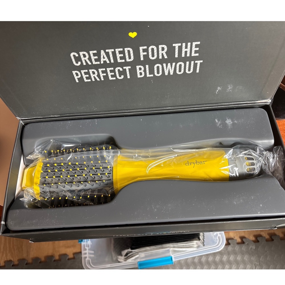 Drybar The Double Shot Oval Blow-Dryer Brush Yellow 2.44 Inch Barrel 1140W - Picture 2 of 4
